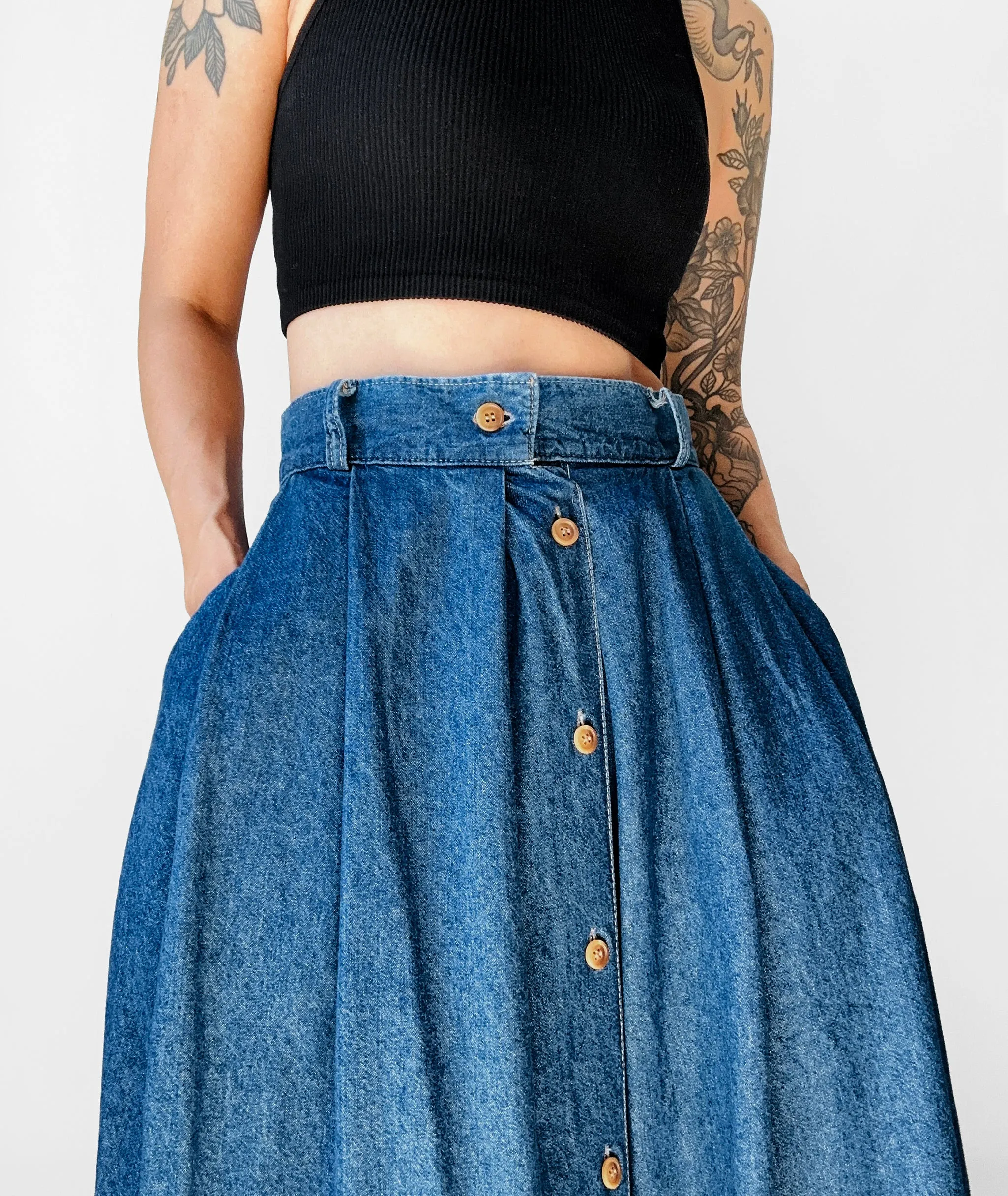 1970s - 1980s WRANGLER Button Front Blue Chambray Jean Skirt - Sz. Sm.