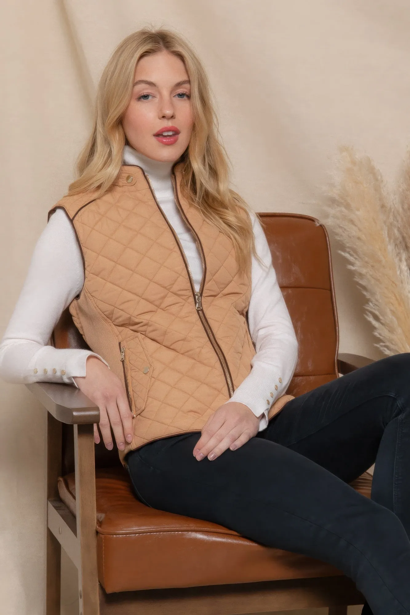 Suede Piping Quilted Padding Vest