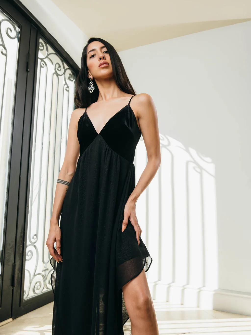 Twilight Soirée Black V-Neck Velvet Maxi Dress