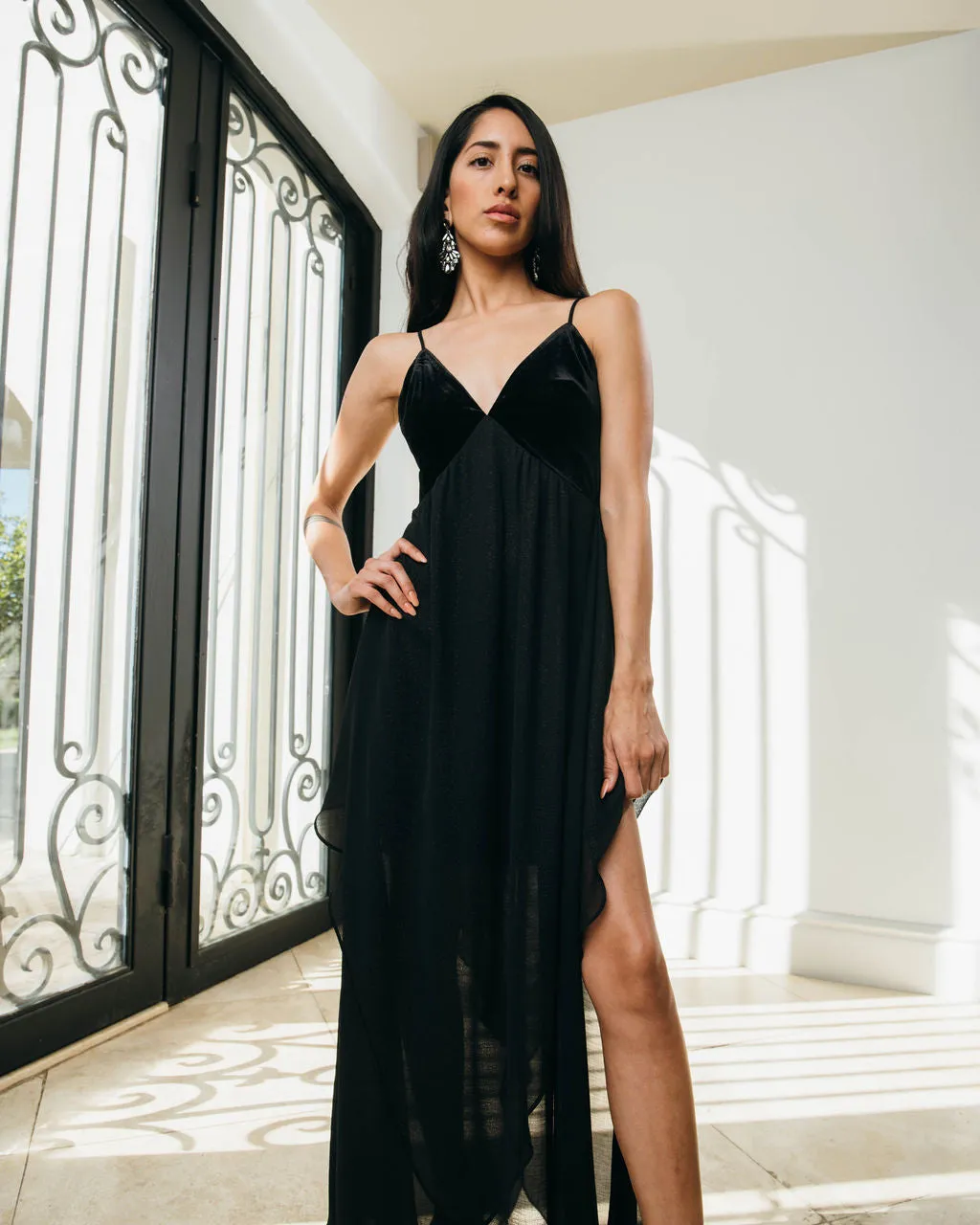 Twilight Soirée Black V-Neck Velvet Maxi Dress